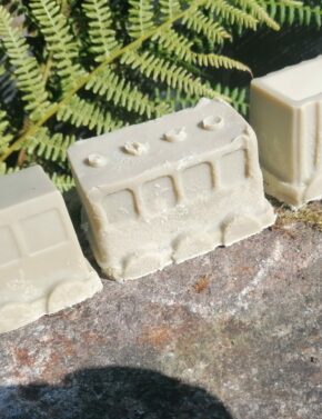 train compet en savon